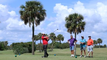 MWR Card - golfers on green